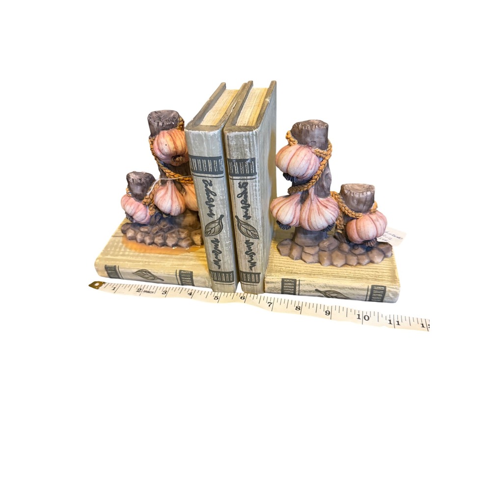 Vintage Style Garlic and Book Resin Bookends Farmhouse Kitchen Decor CHMND219